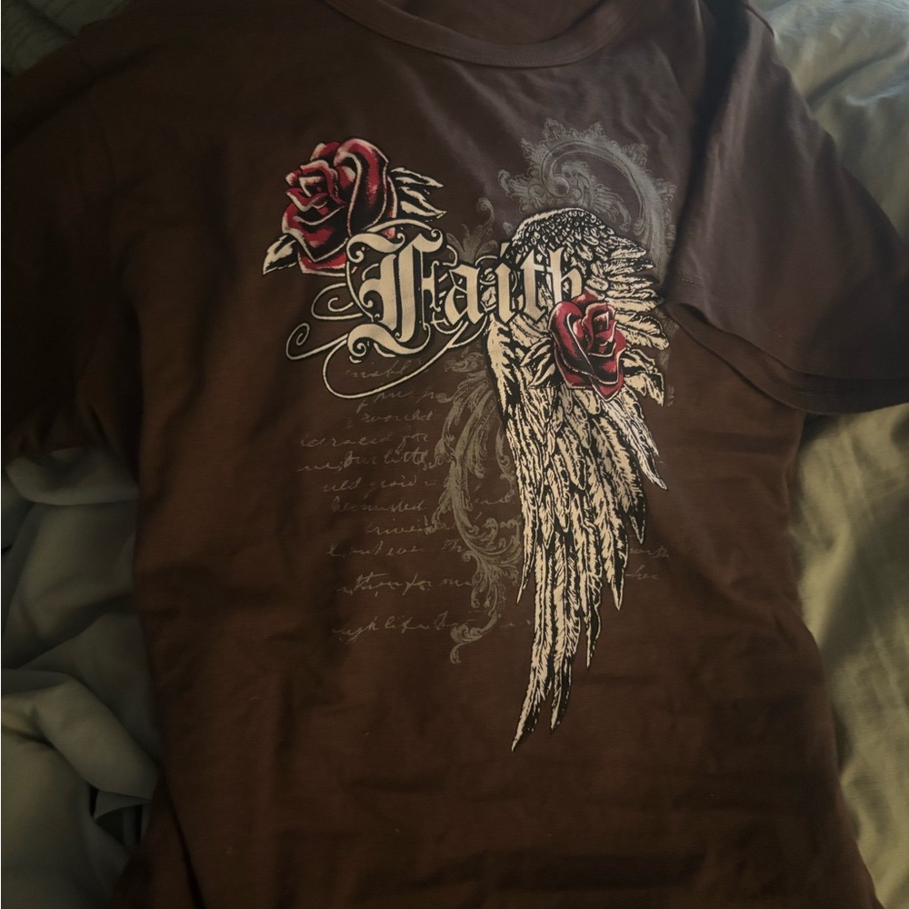 Faith Graphic Brown T-Shirt with Rose and Wing Design